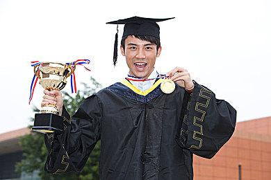 《十三机兵防卫圈》公布媒体赞誉宣传视频 游戏火热销售中